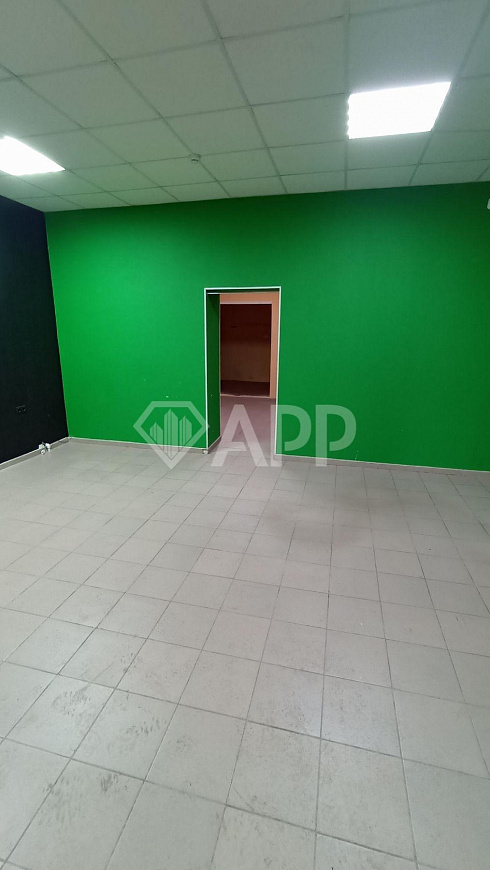 Помещение на 1-ой линии 70м² свободного назначения фото