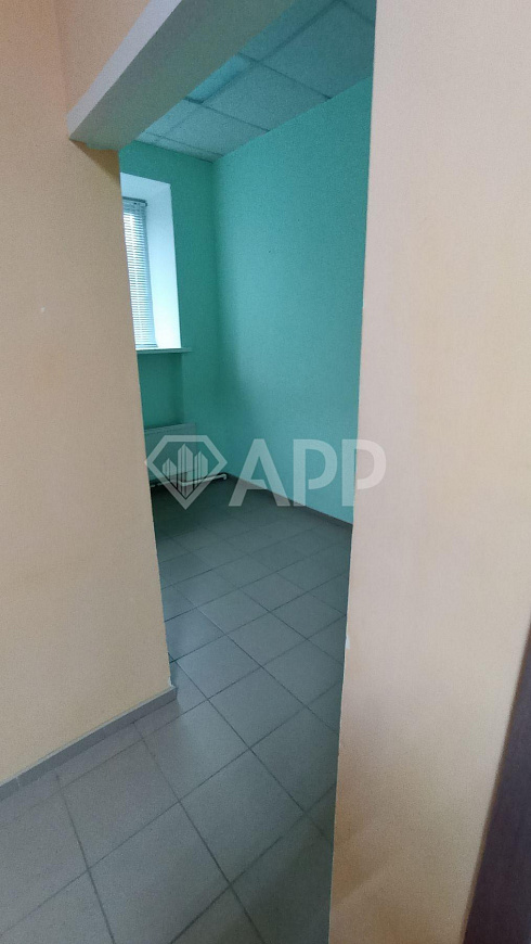 Помещение на 1-ой линии 70м² свободного назначения фото