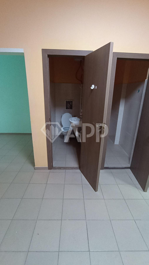 Помещение на 1-ой линии 70м² свободного назначения фото