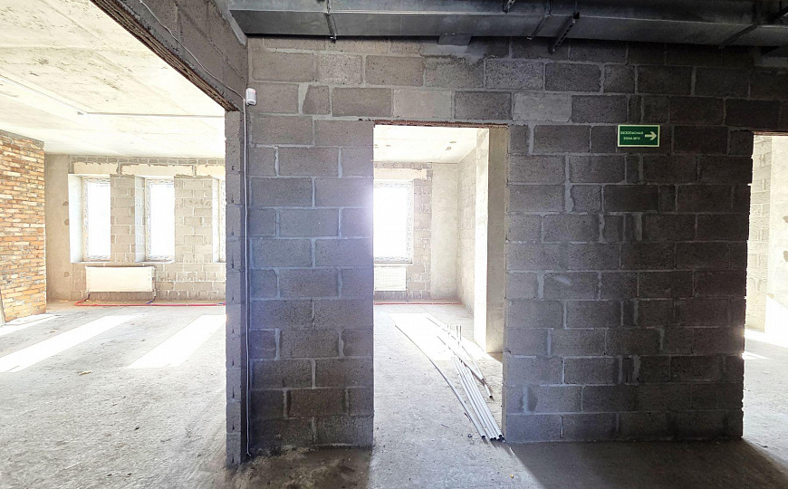 Продам отдельно стоящее здание   674 м² фото