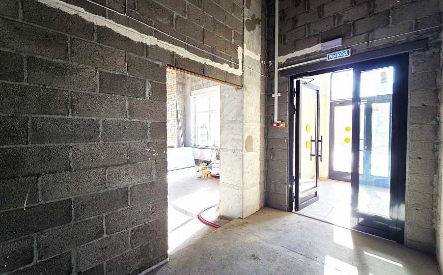 Продам отдельно стоящее здание   674 м² фото