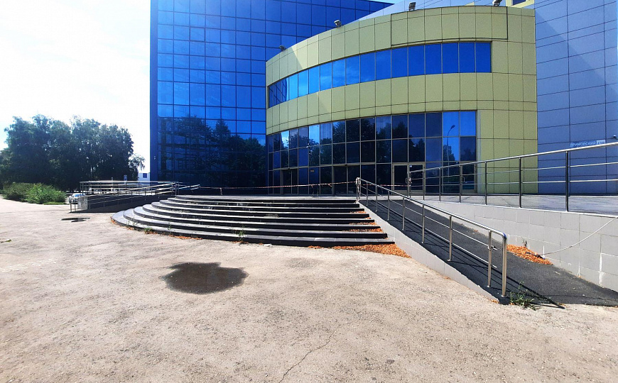 Сдам отдельно стоящее здание, 2 600 м² фото