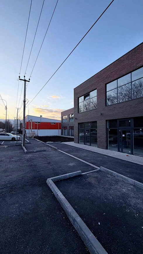 Фасад/ 1 линия/парковка/Каскадная фото