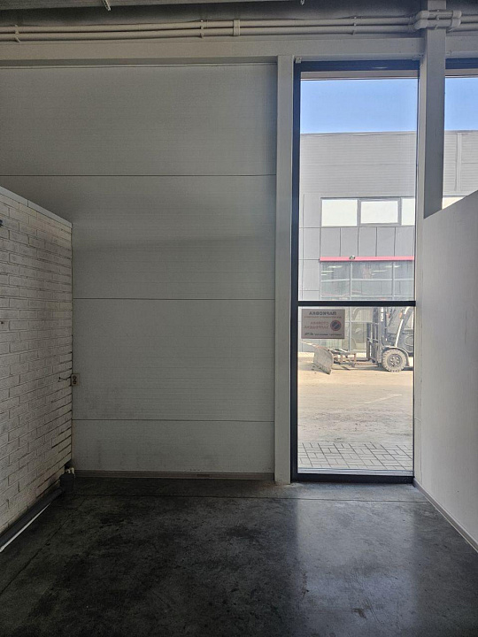 Сдается помещение под автосалон фото