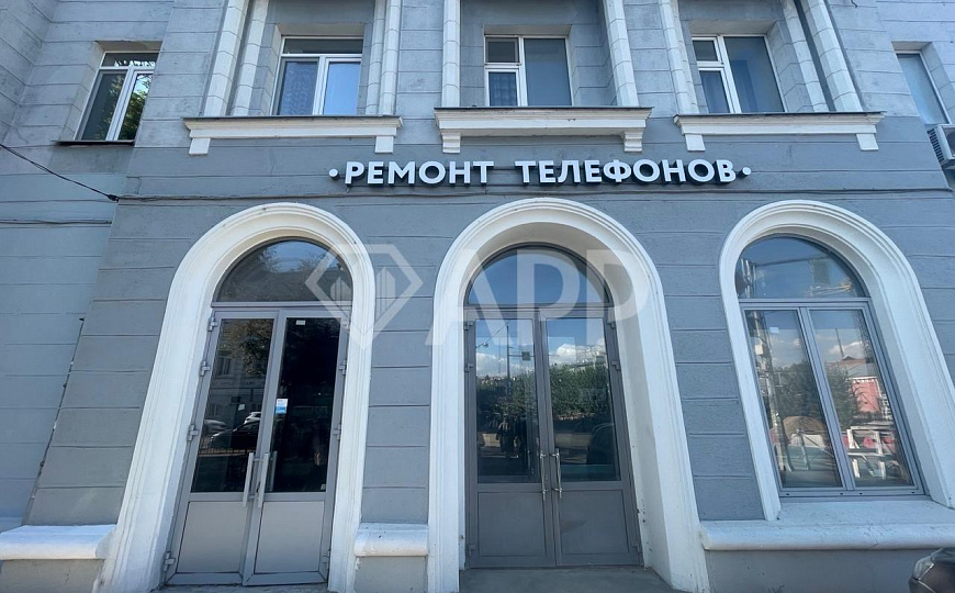 Помещение в центре на трафике. фото