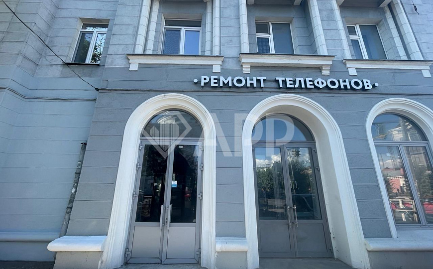 Помещение в центре на трафике. фото