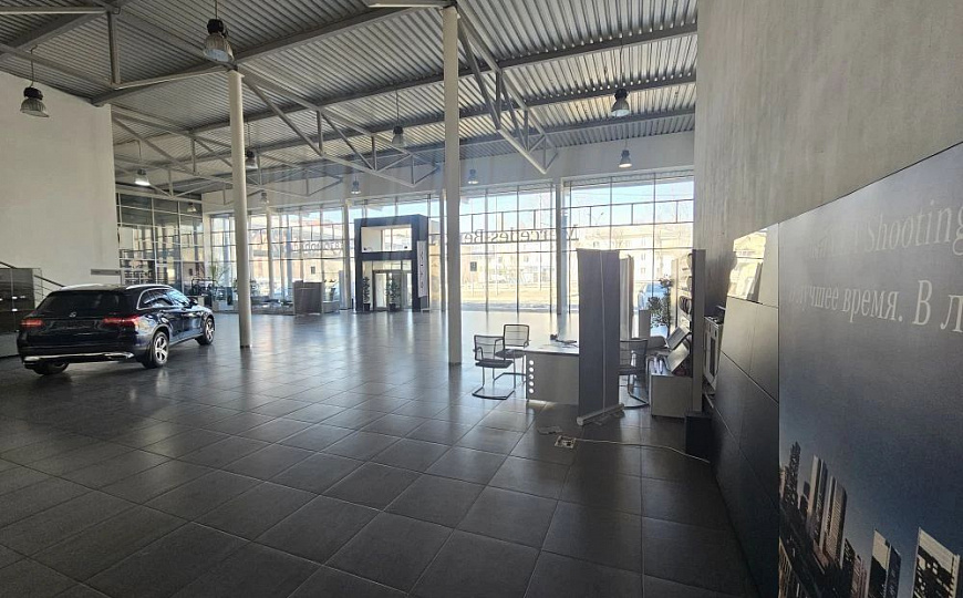 Сдам торговое помещение, 350 м² фото