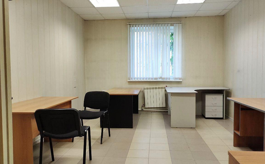 База 1300м2, с арендаторами фото