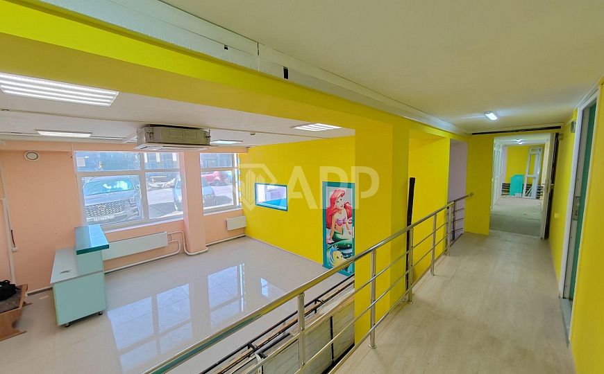 Сдам торговое помещение, 190 м² фото