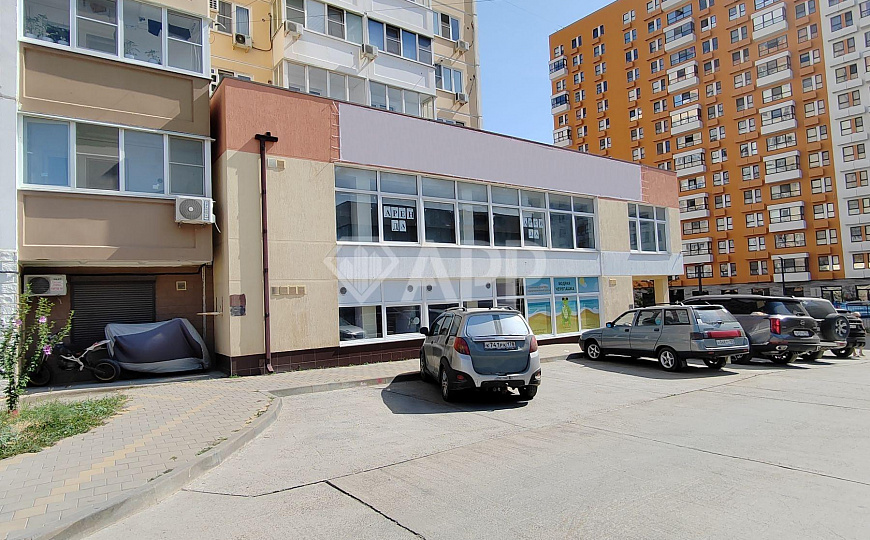 Сдам торговое помещение, 190 м² фото