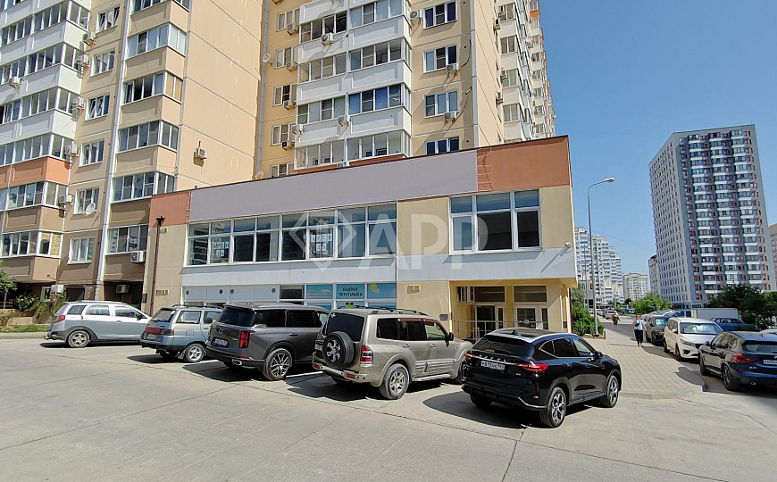 Сдам торговое помещение, 190 м² фото