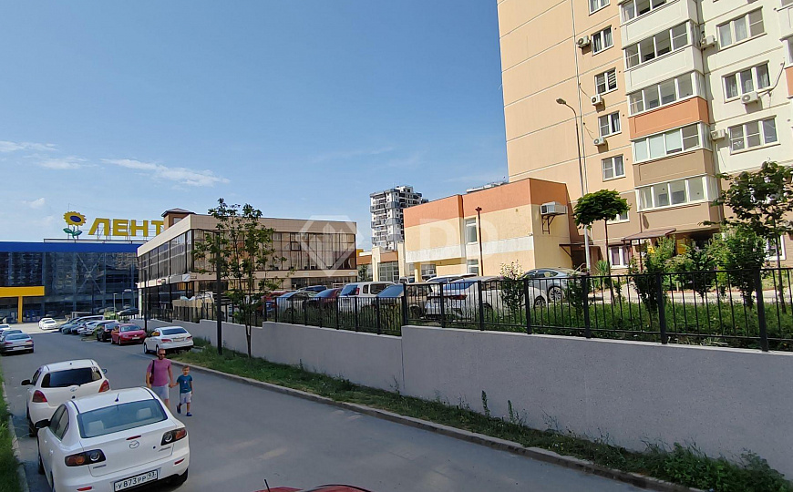 Сдам торговое помещение, 190 м² фото