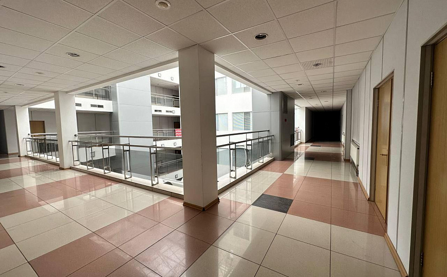 Этаж (офисы) в БЦ Глобус в центре города с парковкой фото