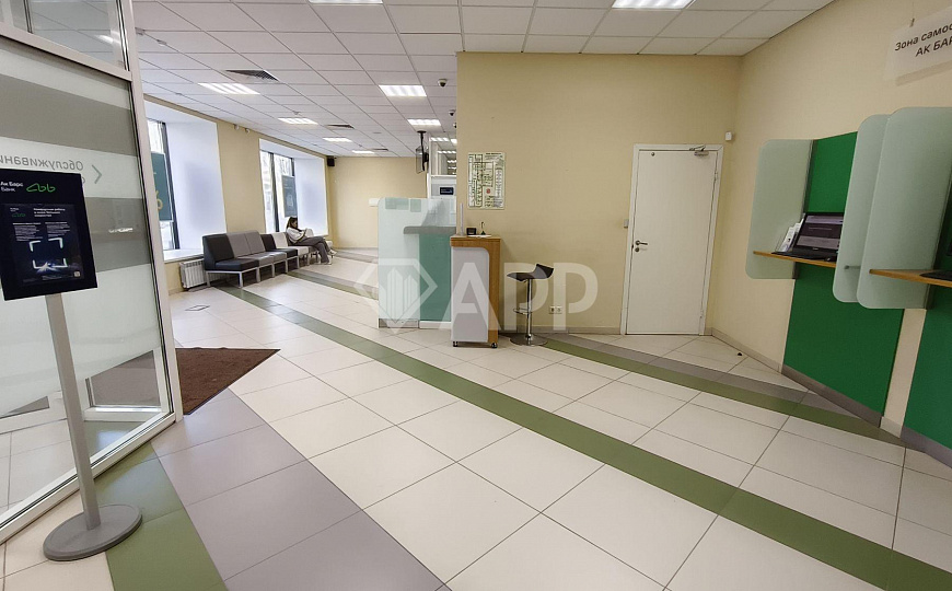 Сдам торговое помещение, 278 м² фото