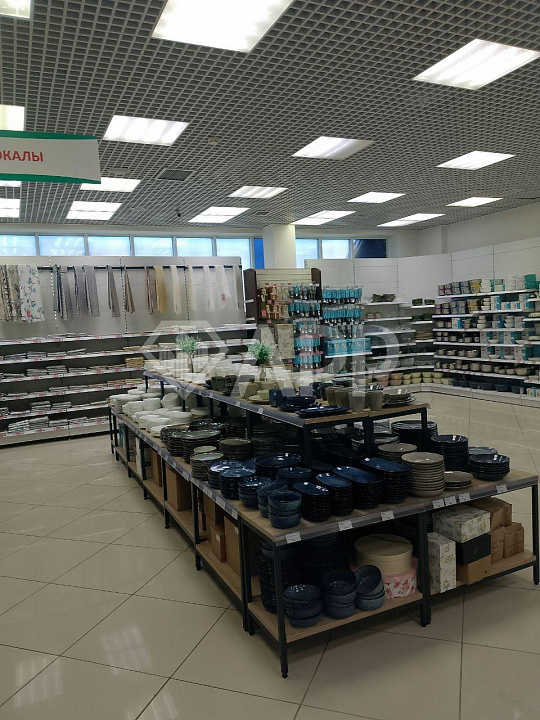 Аренда помещений в ТРЦ ПАРУС, (от 9 до 700 м2). 100 метров от Метро фото