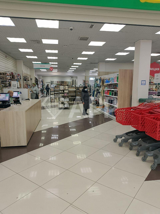 Аренда помещений в ТРЦ ПАРУС, (от 9 до 700 м2). 100 метров от Метро фото