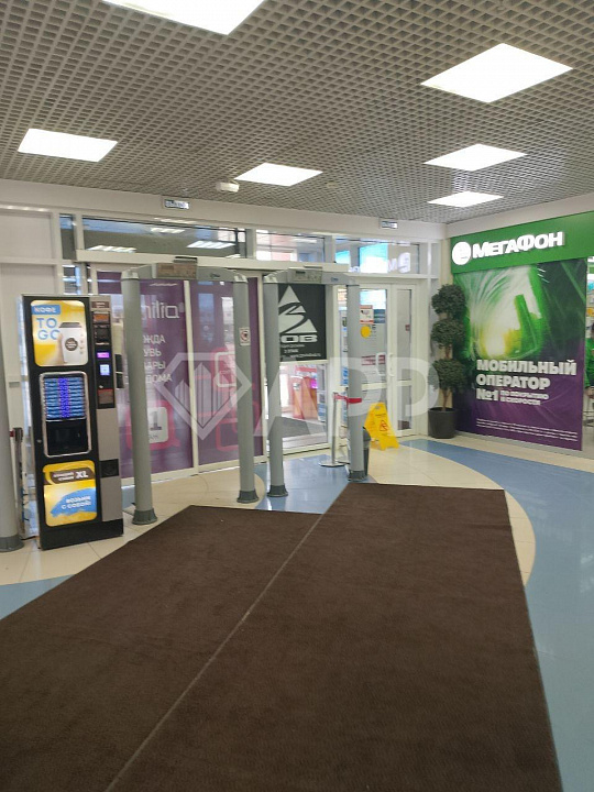 Аренда помещений в ТРЦ ПАРУС, (от 9 до 700 м2). 100 метров от Метро фото