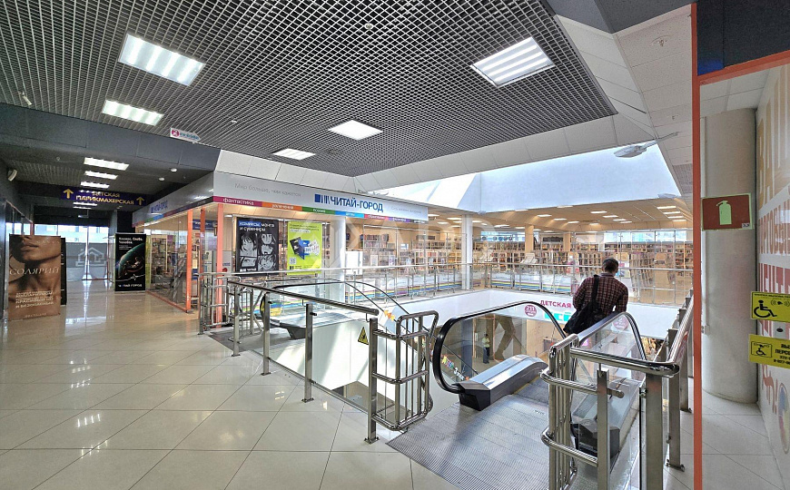 Сдам торговое помещение на 1 линии, 1 500 м² фото