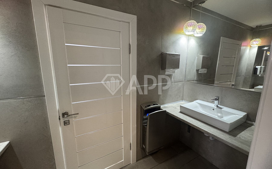 Продам отдельно стоящее здание, 702,4 м² фото