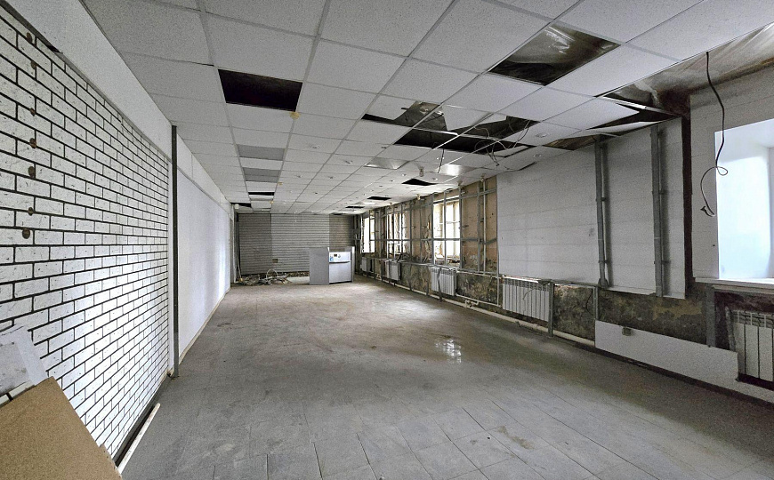 Сдам торговое помещение, 93 м² фото