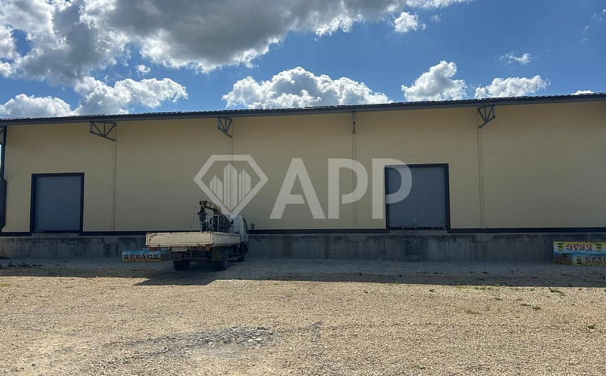 Сдаю складское помещение 1200 м² фото