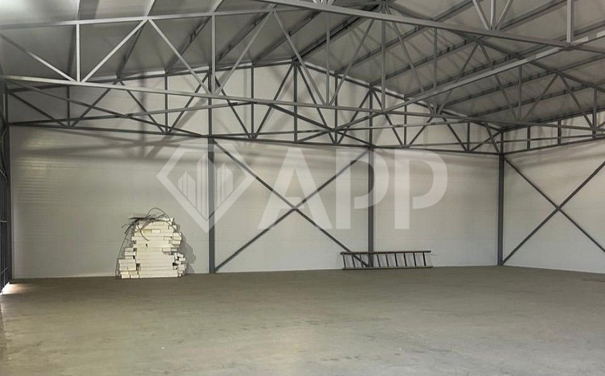 Сдаю складское помещение 1200 м² фото