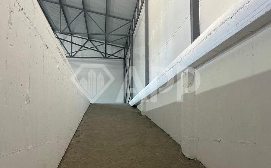 Сдаю складское помещение 1200 м² фото