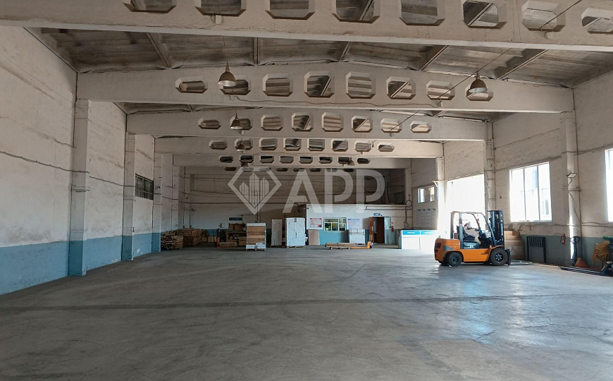 Сдаю складское помещение, 800 м² фото