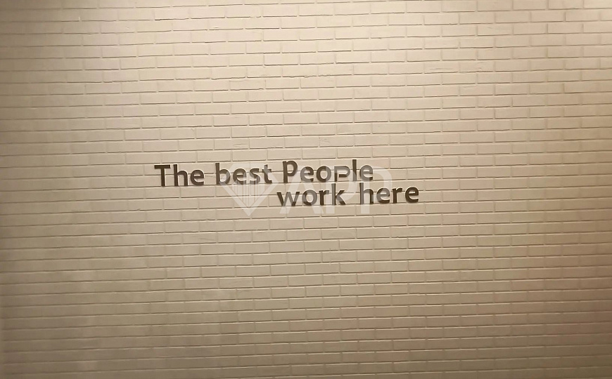 10.1 м2 с ремонтом,мокрая точка,метро,остановка фото