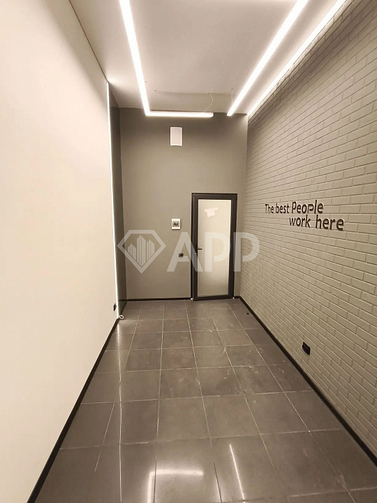 10.1 м2 с ремонтом,мокрая точка,метро,остановка фото