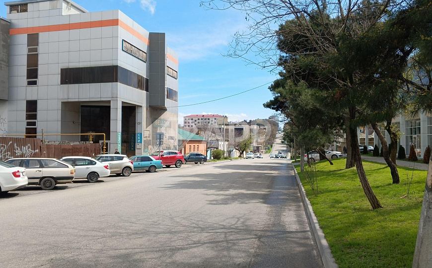 Сдаю на  первой линии торговое помещение, 405 м² фото