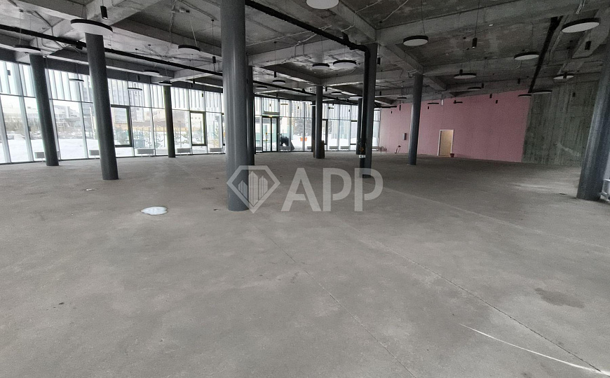 Сдам торговое помещение, 300 м² фото