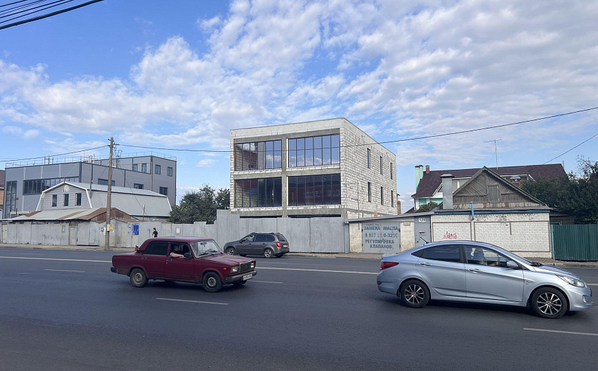 Здание 750м2 на первой линии с пешеходным трафиком фото