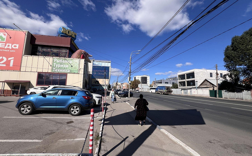 Здание 750м2 на первой линии с пешеходным трафиком фото