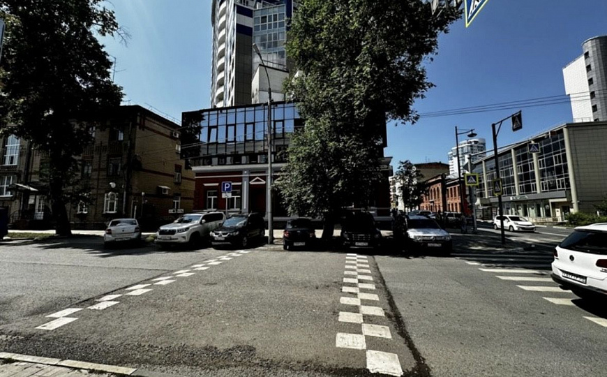 Здание 818,8 м² на 1 линии ул. Молодогвардейской фото