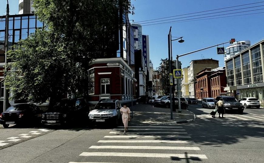 Здание 818,8 м² на 1 линии ул. Молодогвардейской фото