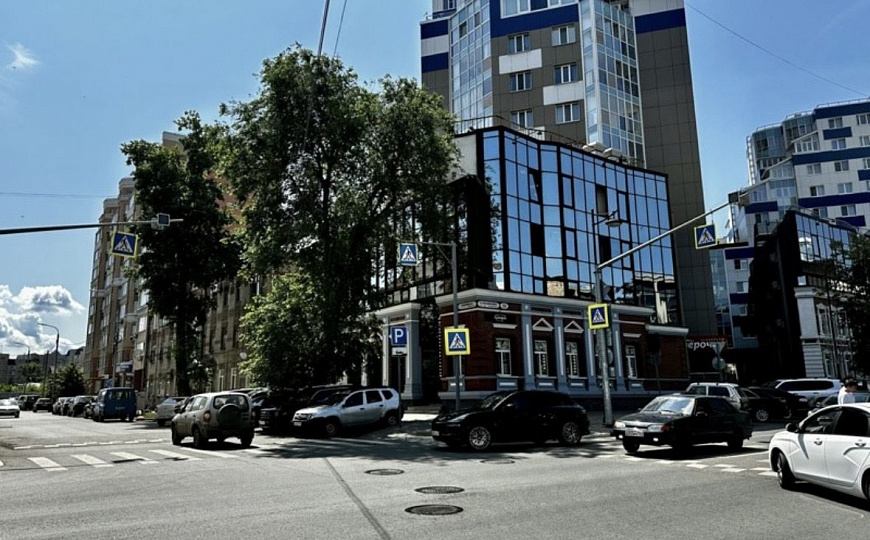 Здание 818,8 м² на 1 линии ул. Молодогвардейской фото