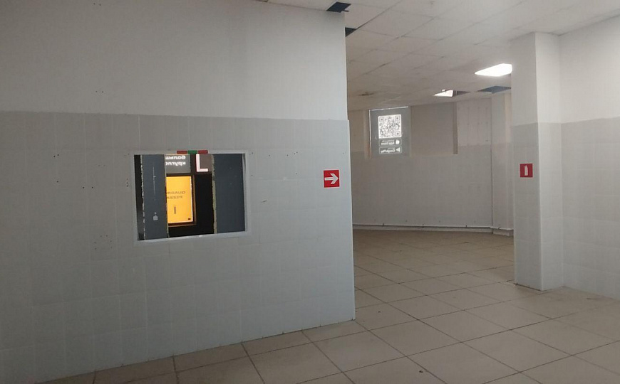 Сдам торговое помещение, 141,1 м² фото