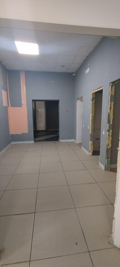 Сдам торговое помещение, 141,1 м² фото