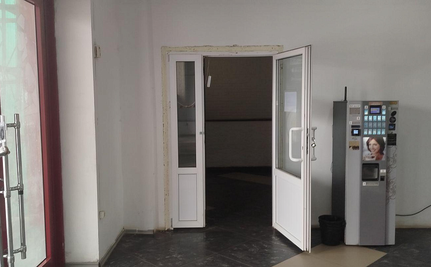 Сдам торговое помещение, 141,1 м² фото