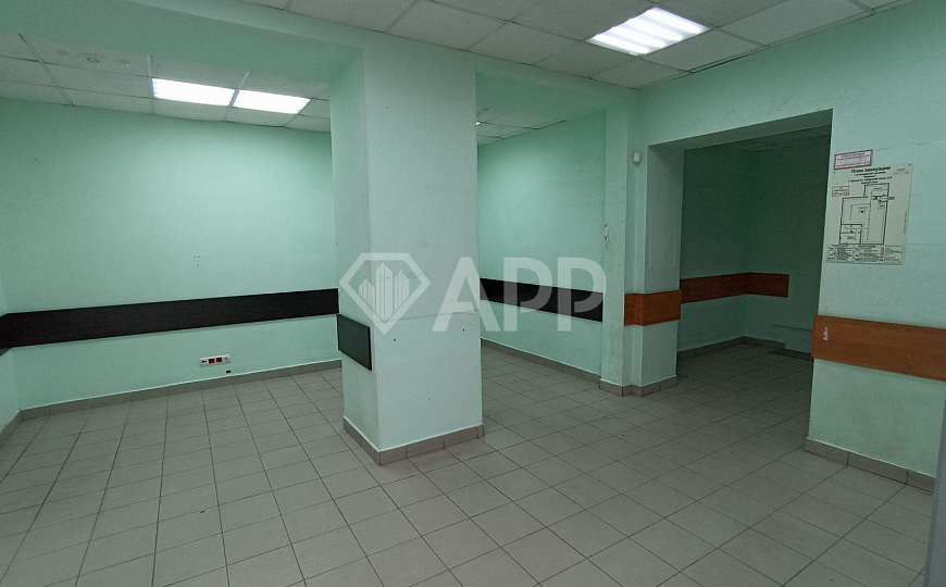 Сдам торговое помещение, 70 м² фото