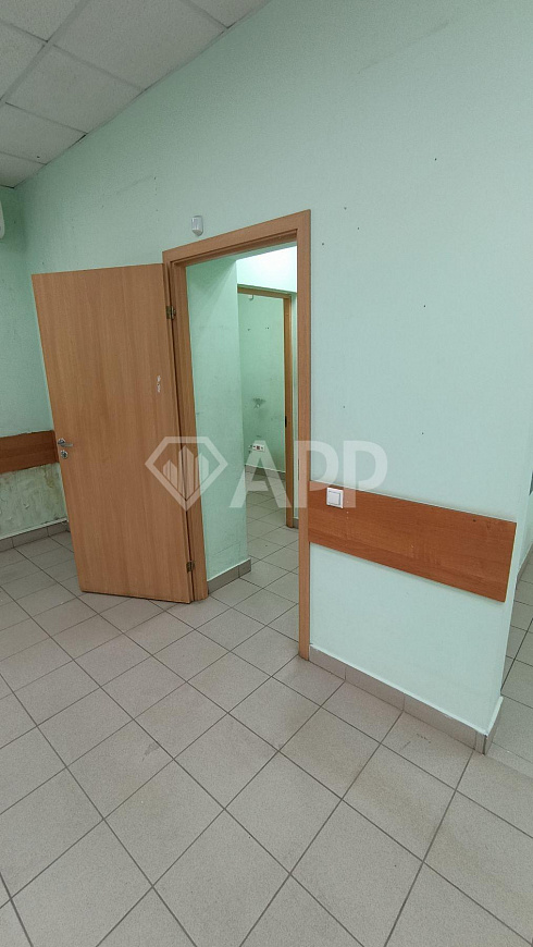 Сдам торговое помещение, 70 м² фото