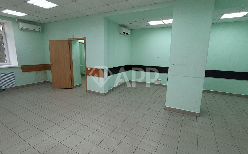 Сдам торговое помещение, 70 м² фото