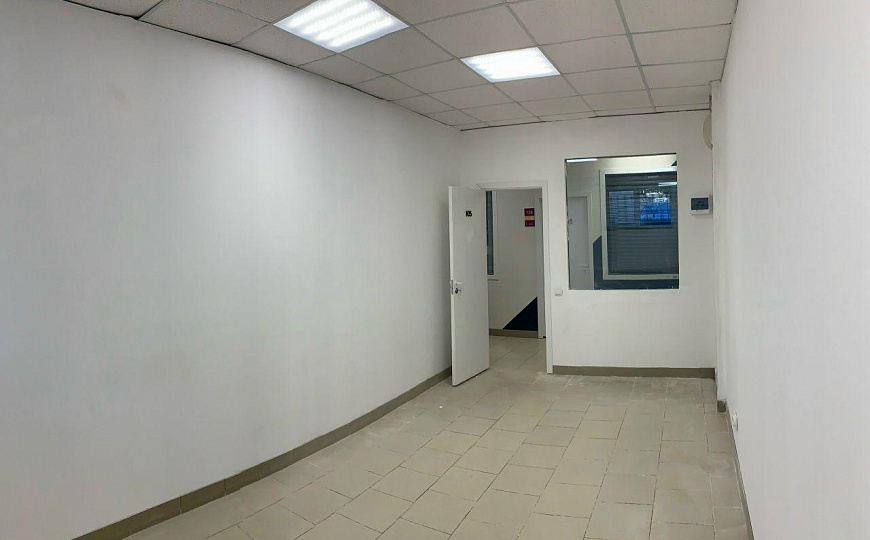 Сдается офис 18,7 м² c водой фото