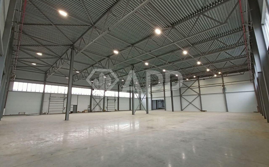 Склады с пандусами в аренду, 2600 м² и 2900 м² фото