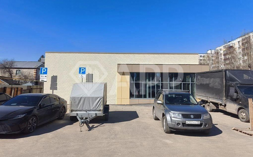 Сдаю 60м² на первой линии, трафик фото