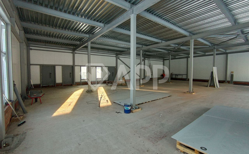 Сдаю 60м² на первой линии, трафик фото
