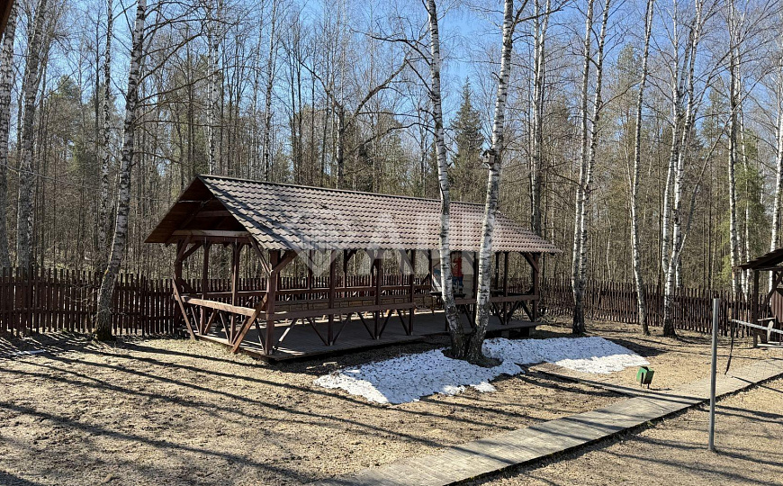 Здания  1200 кв.м. на участоке 40 соток фото