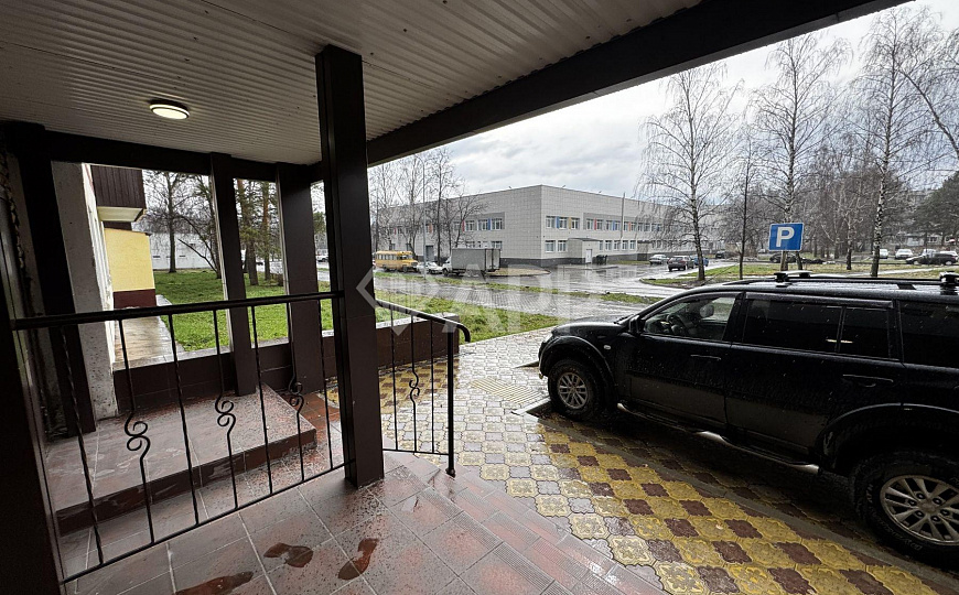  Офисное помещение в аренду  135м2 фото