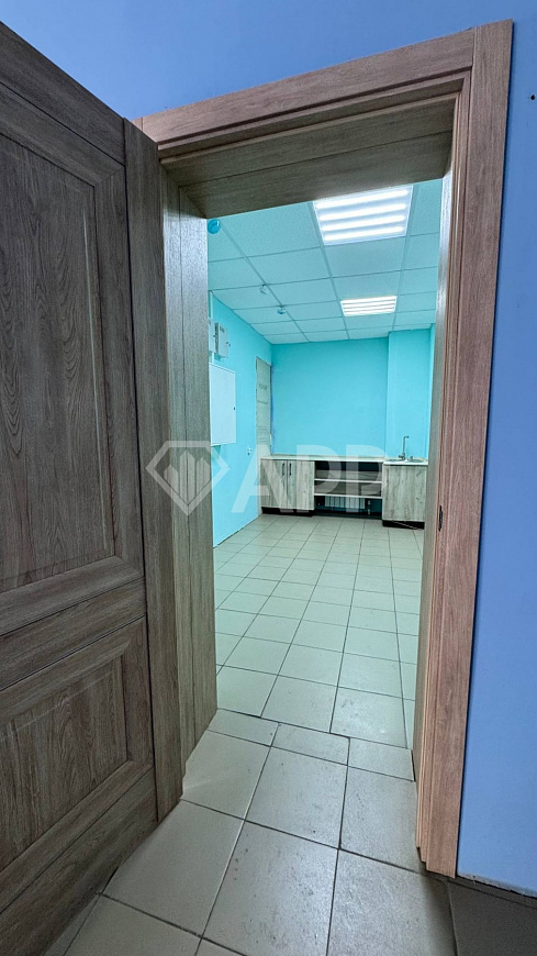  Офисное помещение в аренду  135м2 фото